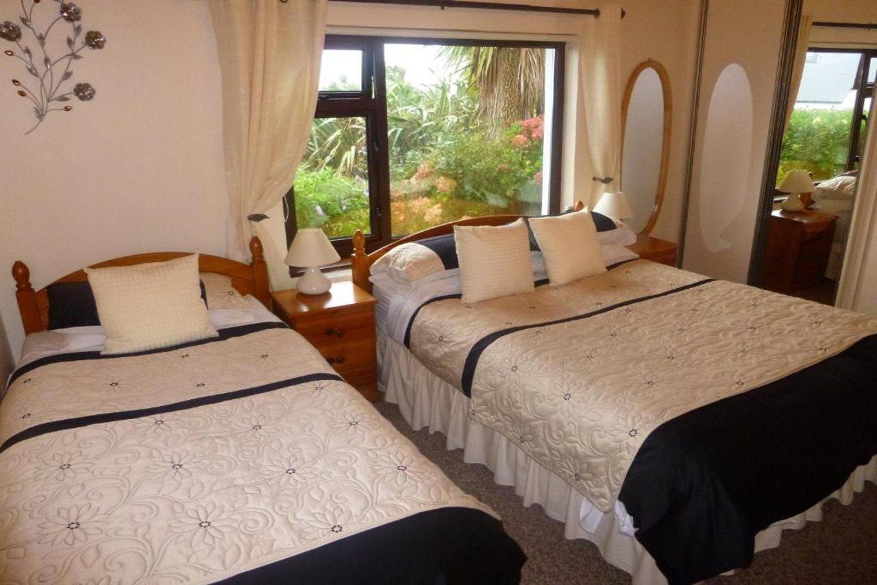 The Ocean Wave Bed & Breakfast Cleggan Exterior photo
