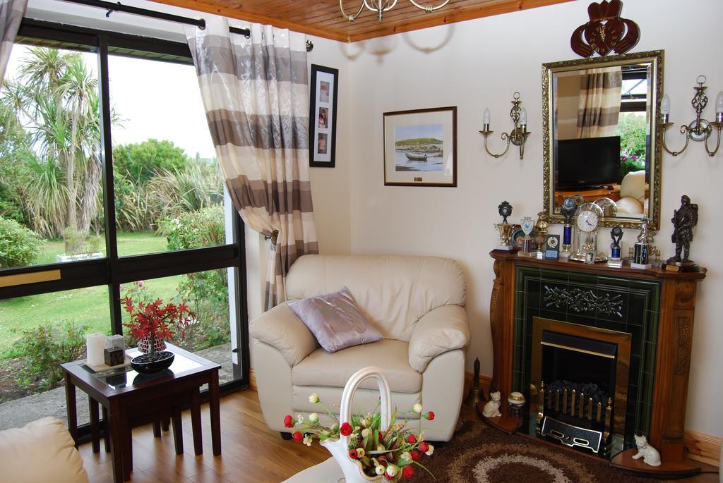 The Ocean Wave Bed & Breakfast Cleggan Exterior photo